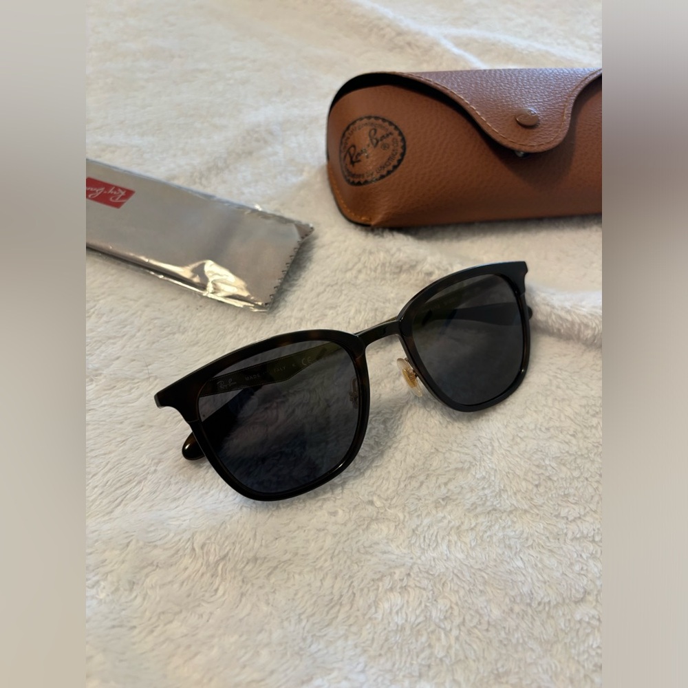Ray-ban Sunglasses - Picture 3 of 7